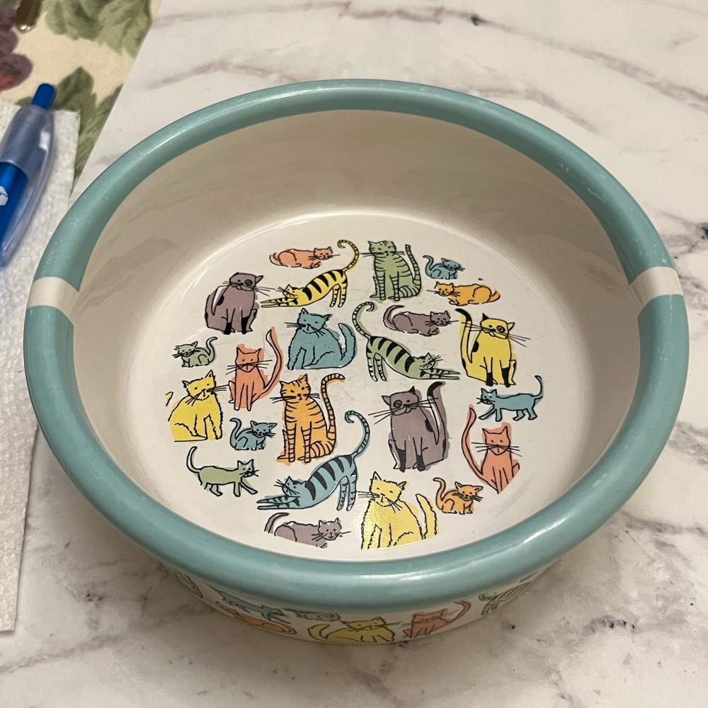 2007 Signature “Cat Town” Stoneware Cat Food Dish NWOT